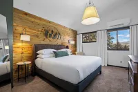 Juniper Lodge & Treehouses Hotels in Evergreen