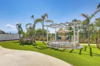 Mtn-view Gem w/ Private Yard: Luxe Beaumont Home - WiFi