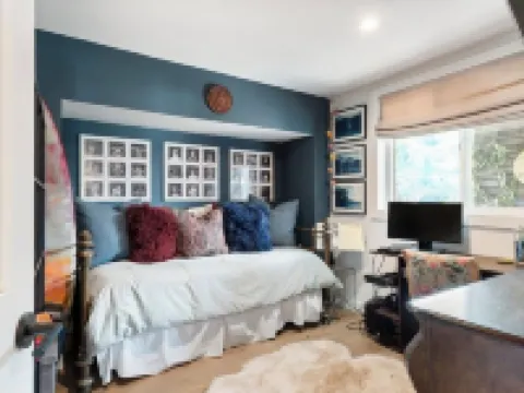 Take it easy at this unique and tranquil getaway. Hotels in Solana Beach