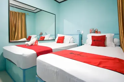 RedDoorz Near Mikie Holiday Funland Berastagi
