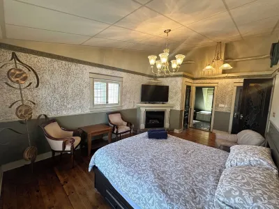 4 beds 3 bedrooms suits 나이아가라 칼리지 나이아가라온더레이크 캠퍼스 주변 호텔