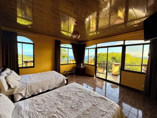 Prime Location- Two Bay Spectacular View + Infinity Pool + 30Min to Lir Airport
