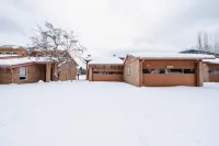Glacier Vista Golf Getaway -  Holiday Villas