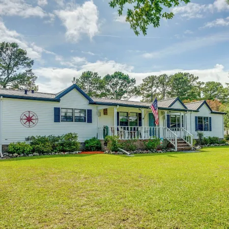 Secluded Hampstead Vacation Rental with Deck!