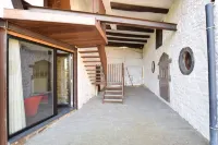 Apartment in Former Coach House