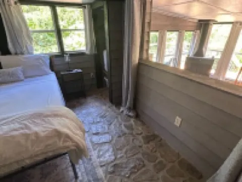 NEW LISTING:Spring River:Creek Cabin, Private Footage on South Fork Spring River Hoteles en Condado de Sharp