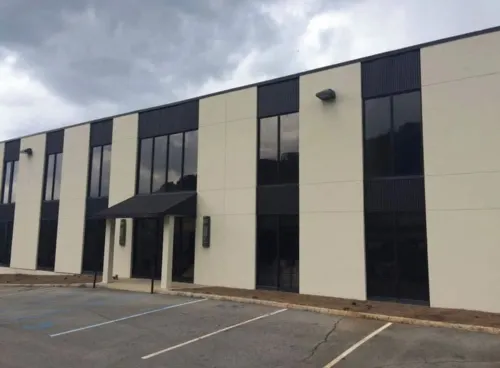 Beautiful lofty private parking