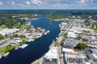 Charming 1-bedroom Cottage - Close to Downtown/Sponge Docks/Beaches/Trails