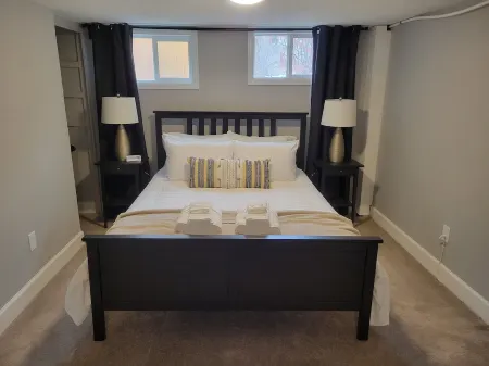 Adorable Home in the Avenues Отели в г. Чеиенн