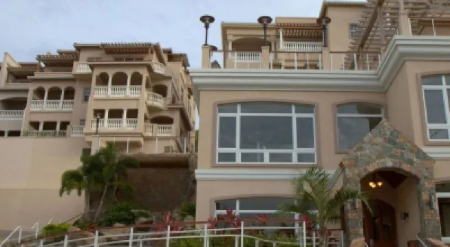 You'll love this remodeled Grande Bay one-bedroom 酒店