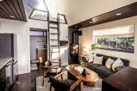 Kalliot: Lakefront Tiny A-Frame w/Barrel Sauna + EV Charger