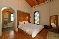 Chi House