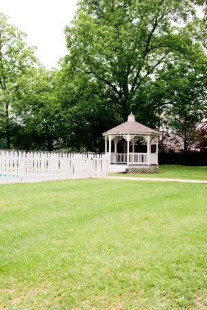 Spacious Cabin with Pool and Unique Spiral Staircase - Charming Getaway