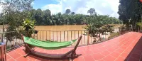 Forest Side Ecolodge