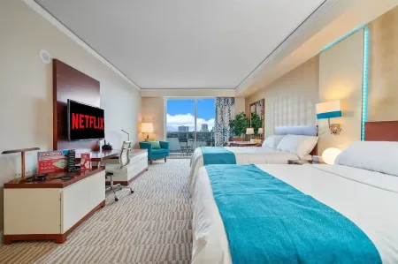 SUNNY ISLES MIAMI - Beach Front Resort