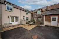 10mins to St Andrews & Dundee. 5mins to Tentsmuir Forest and beach. Hotels in Leuchars