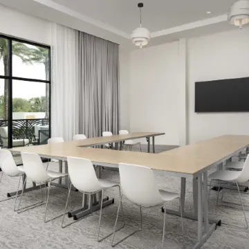 Home2 Suites by Hilton Orlando Downtown Отели рядом с достопримечательностью «Парк Лейк Эола»