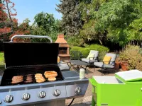 Premier Location: Group-Friendly, Walk to Autzen!