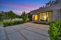 Stunning Tropical Pool House North Miami - New Construction -