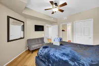 End of Summer Special! Extra large  1bed condo with attached garage! Hôtels à proximité de : Floyd Lamb State Park