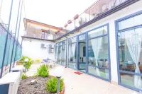 In the main square modern house Hotel a Trecastagni