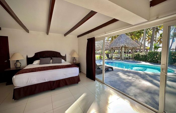 HOTEL TESORO BEACH