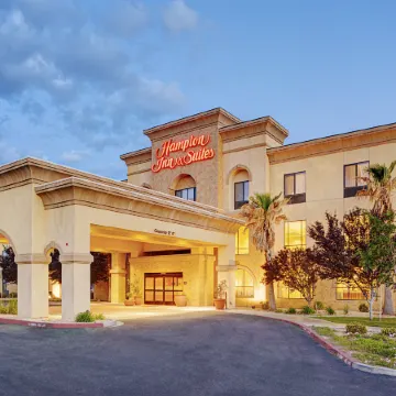 Hampton Inn & Suites Lancaster