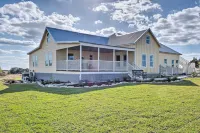 Hot Tub & Game Room: Schulenburg Retreat - Pet friendly