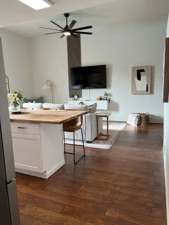 Cozy 2-bedroom condo with WiFi, AC in Colfax