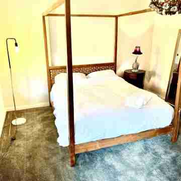 Pet friendly 2 bed cottage - Hot tub, log burner and gardens in countryside Rooms