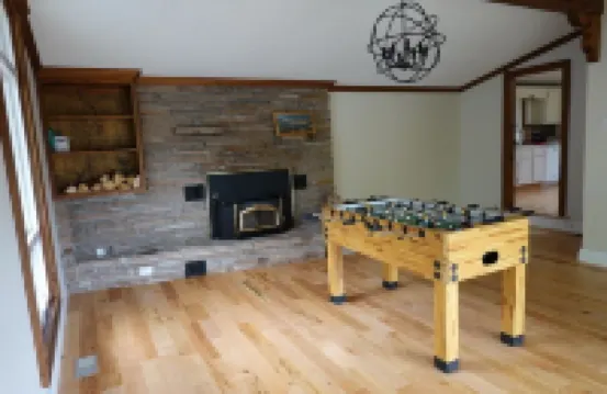 Cozy Waterfront Renovated Cottage Escape