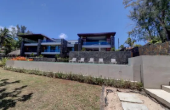 Luxurious 4-Bedroom Penthouse in Serene Blue Bay with a Private Pool Các khách sạn gần Pont Naturel