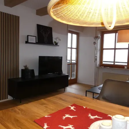 Cozy vacation apartment with large balcony. Mountain view included.