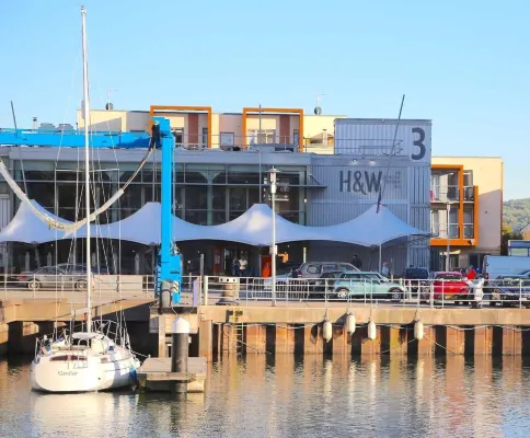 Stylish Marina Apartment with Stunning Views Hotels in Portishead