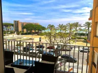 Bright apartment with sea views Salou-La Pineda - Tarragona!