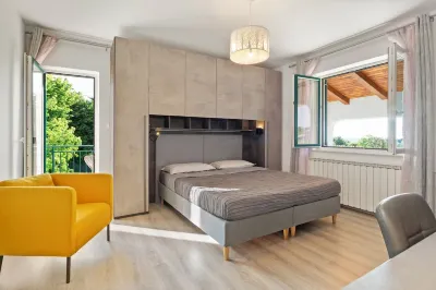 NAT APARTMENTS Koper - Daisy and Tulip Apartments Hotels near Bell Tower