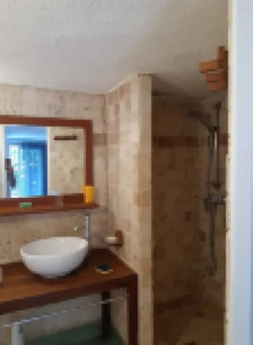 GUEST HOUSE PANORAMIC VIEW OF THE HILLS FROM THE QUIET TERRACE