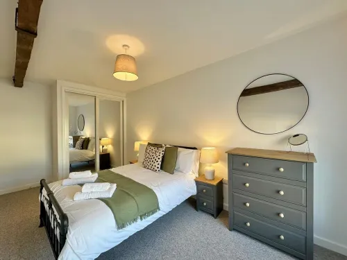 Elegant Apartment in Prime Central Location