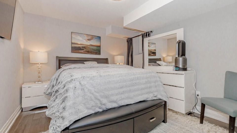 Luxury basement apartment in Oakville