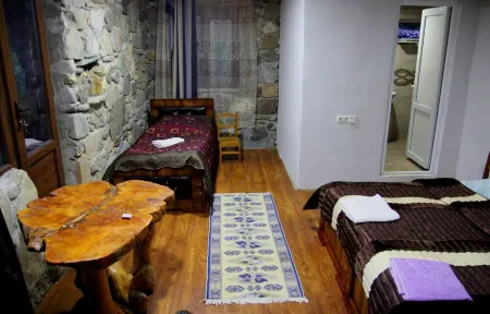 Dali Kaldanis Guest House in Svaneti Отели в г. Местийский муниципалитет
