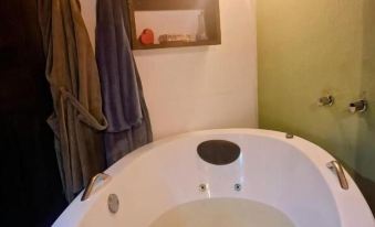 Chalé Com Hidro, Cachoeira Privativa e Café da Manhã