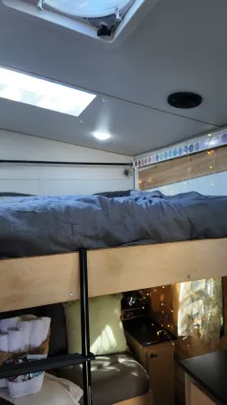 Forest Lane Escapes: Chic & Private Tiny Home Charm – Pet-Friendly & Central