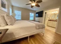 Charming 3-bedroom house in South Mount Pleasant minutes away from the beach!