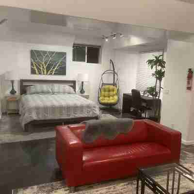 Chic New Midtown Apartment in the Heart of Sacramento Rooms