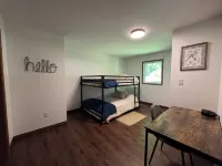 Dockside Retreat on the Canal on Lake Bemidji- 4BR, 3BA-Hot Tub-Fireplace! 버미지 호텔