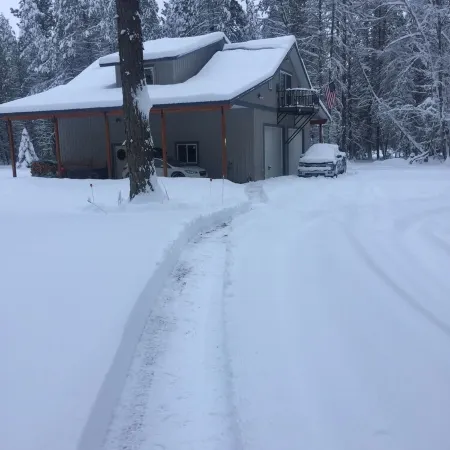 Cozy Escape Outside of Sandpoint