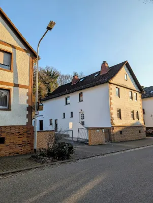 Peace and nature with space for 6 people, garden, terrace and garage in the valley Hotels in Weilburg