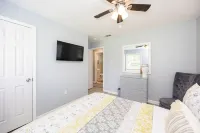 Quiet Stay Near Airport. 5 min drive to SU. 10-15 min drive to LSU & Dwntown BR.