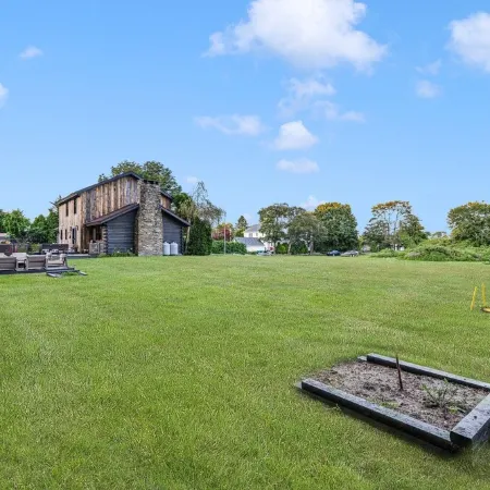 Stunning Farmhouse - Private Pool & Vintage Arcade - Close to Newport & Beaches