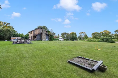 Stunning Farmhouse - Private Pool & Vintage Arcade - Close to Newport & Beaches